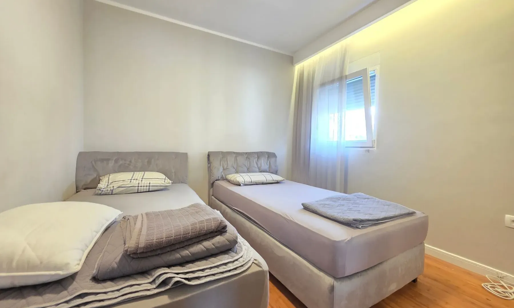 Prodaja, dvosoban stan, 68m², Pržno, Budva