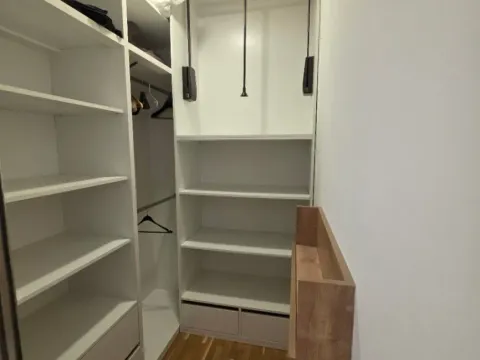 Izdavanje, dvosoban stan, 72m², Blok 9, Podgorica - image 12