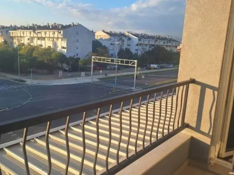 Prodaja, jednosoban stan, 47m², Stari Aerodrom, Podgorica - image 6