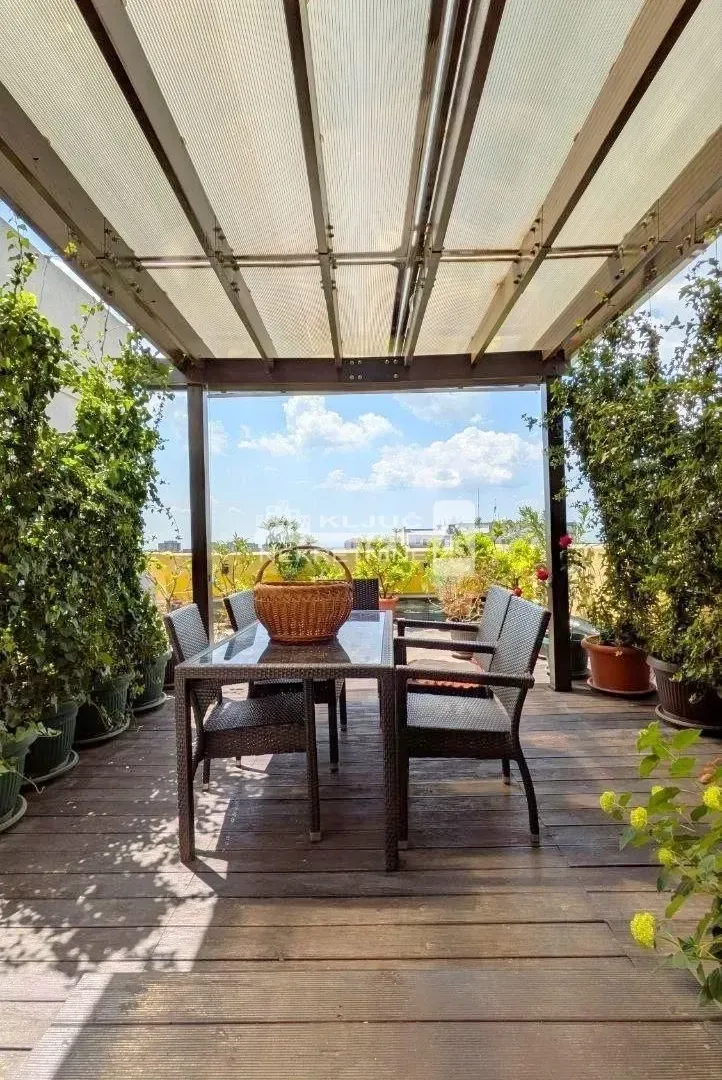 Sale, three bedroom apartment, 82m², Novi Beograd Blok 64, Novi Beograd Sve Podlokacije