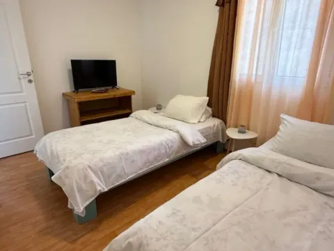 Izdavanje, trosoban stan, 75m², Gradiošnica, Tivat - image 8