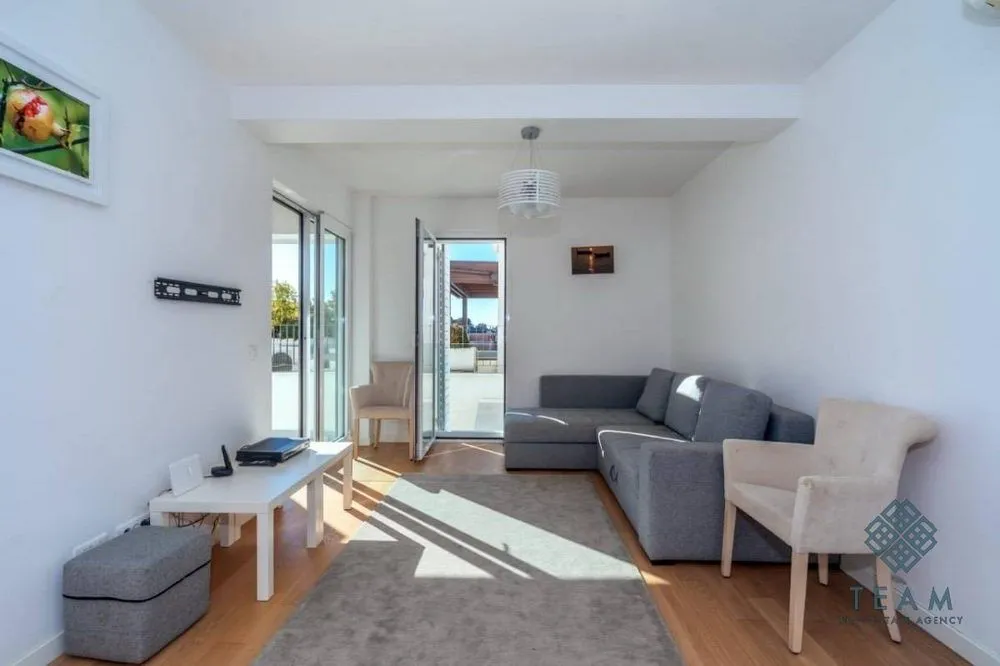 Rent, three bedroom apartment, 72m², Pržno, Budva