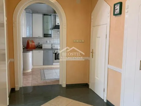 Izdavanje, kuća, 141m², Stari Grad, Beograd