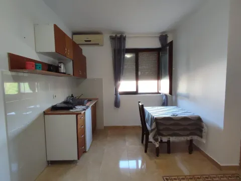 Izdavanje, jednosoban stan, 40m², Šušanj, Bar - image 4