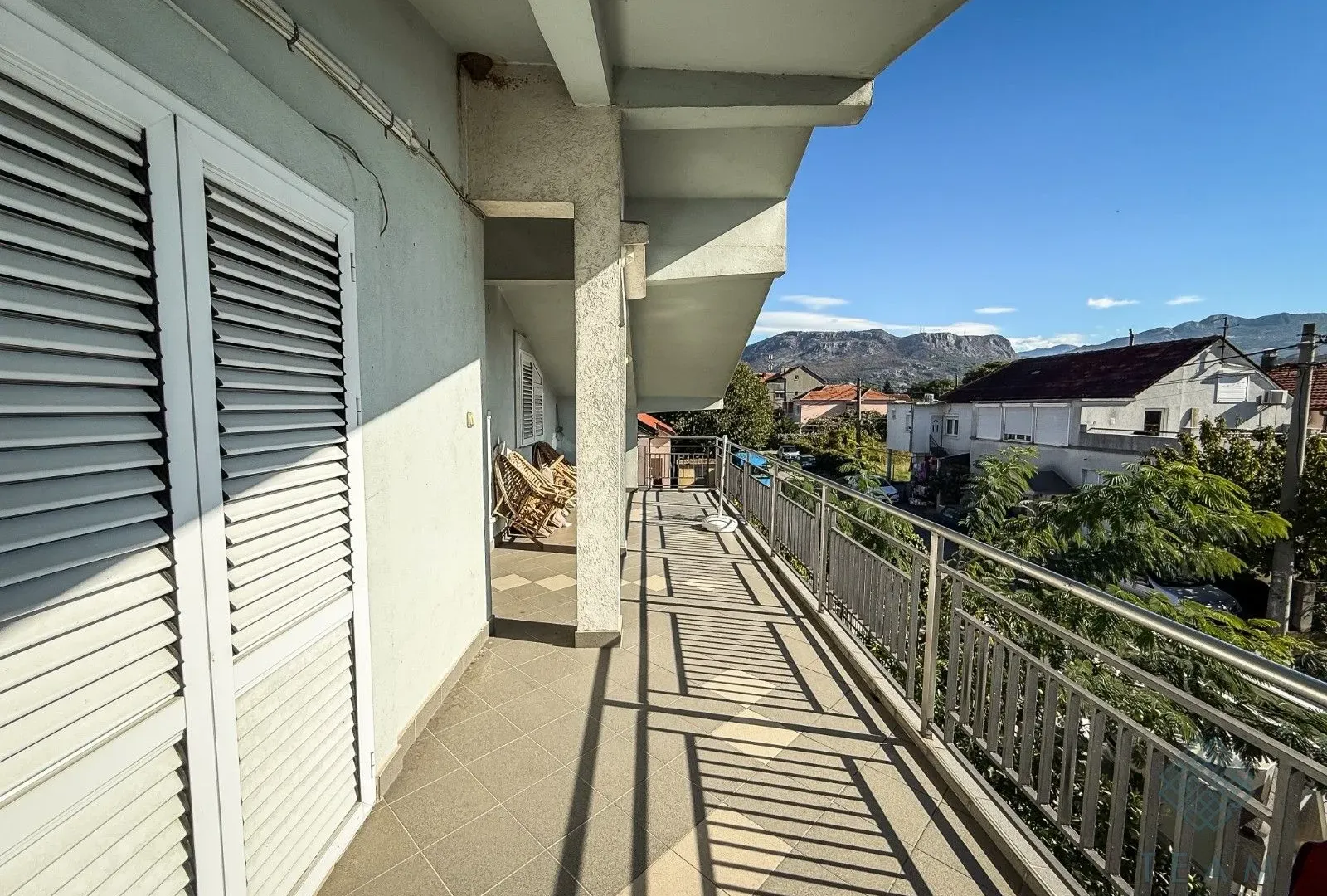 Izdavanje, kuća, 300m², Masline, Podgorica