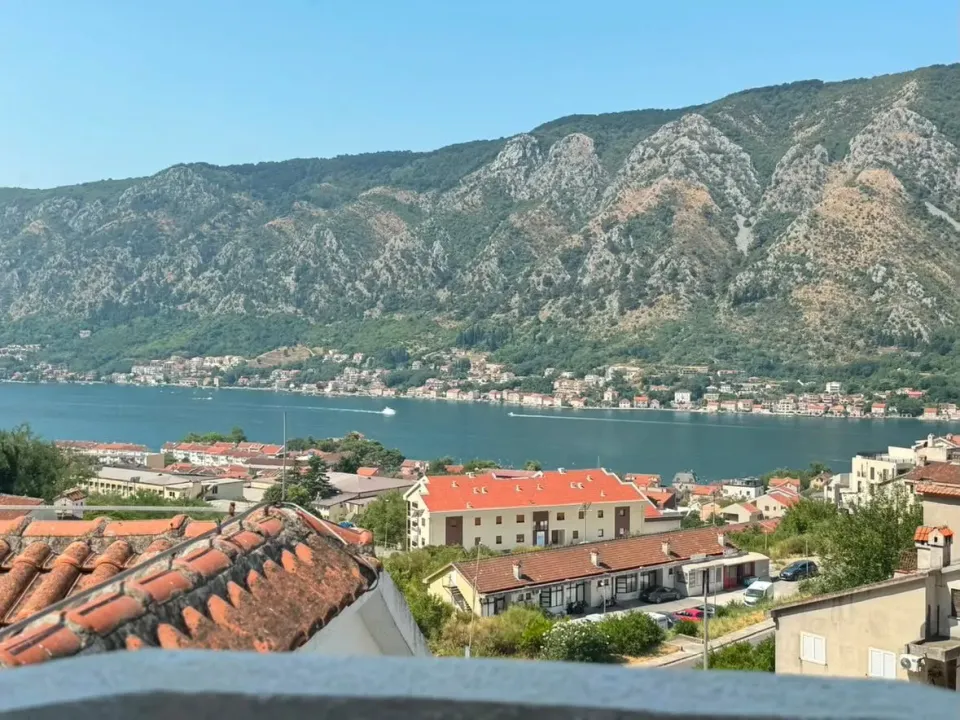 Rent, two bedroom apartment, 79m², Sveta Vrača, Kotor