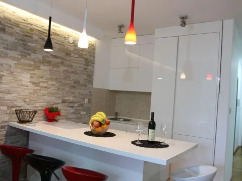 Rent, two bedroom apartment, 70m², Budva, Crna Gora - image 16