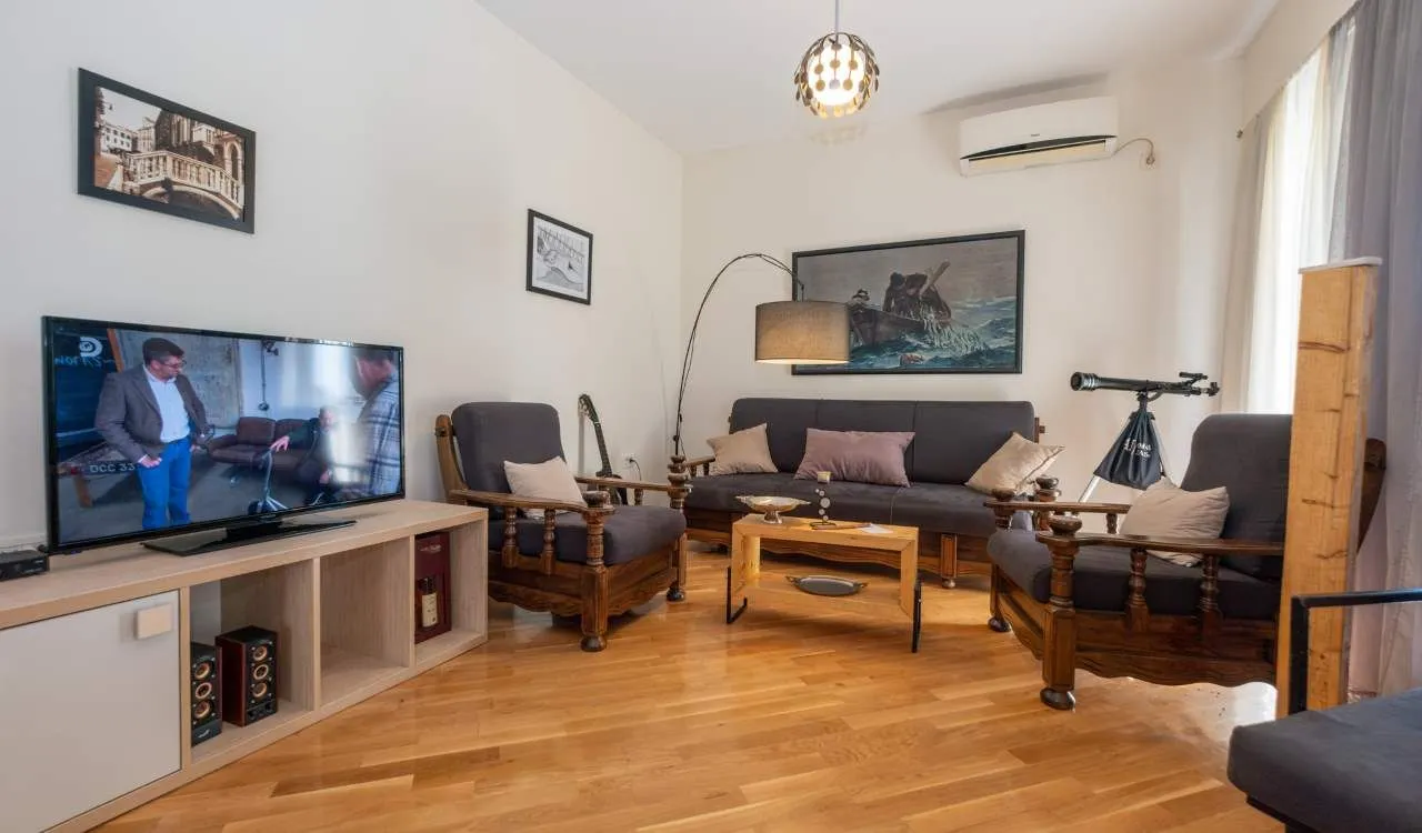 Rent, house, 200m², Gorica, Danilovgrad