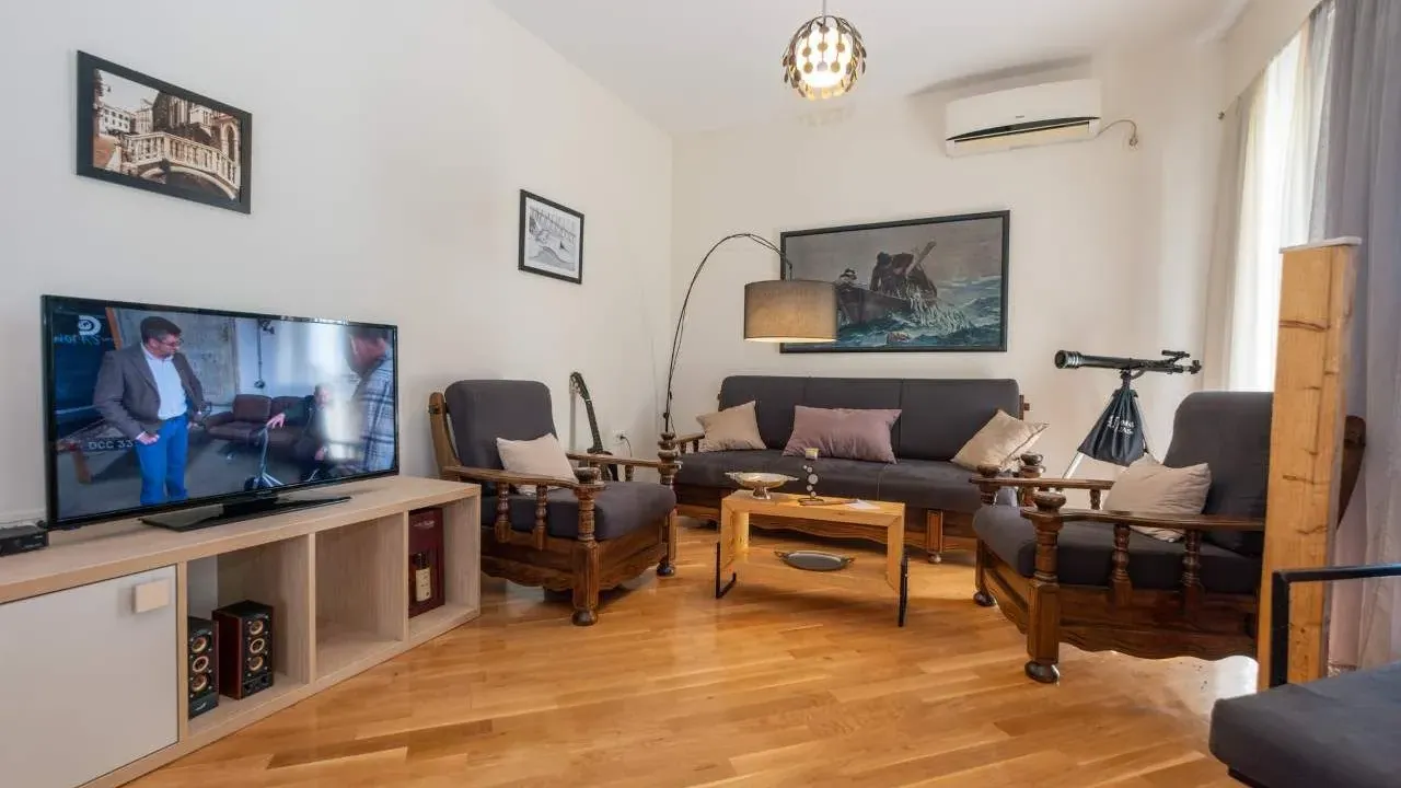 Izdavanje, kuća, 200m², Gorica, Danilovgrad