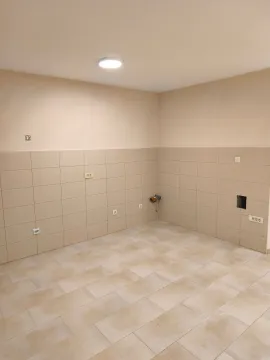 Rent, office space, 47m², Stari Aerodrom, Podgorica - image 3