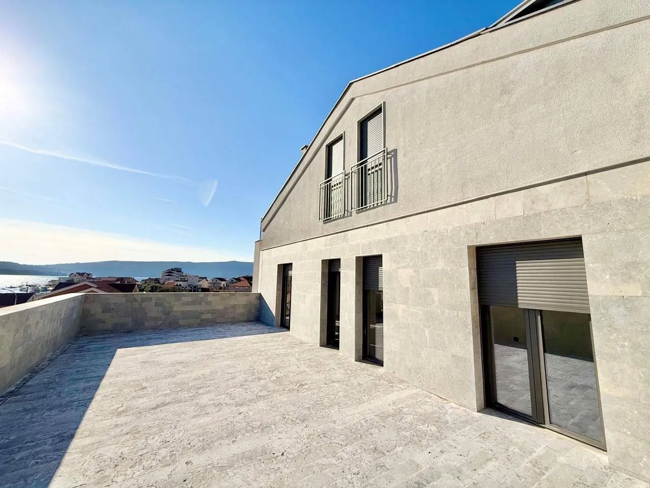 Prodaja, trosoban stan, 236m², Centar, Tivat