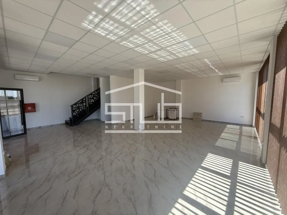 Rent, office space, 2750m², Zemun Ugrinovci, Zemun Sve Podlokacije