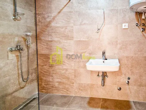 Sale, one bedroom apartment, 48m², Bečići, Budva - image 9
