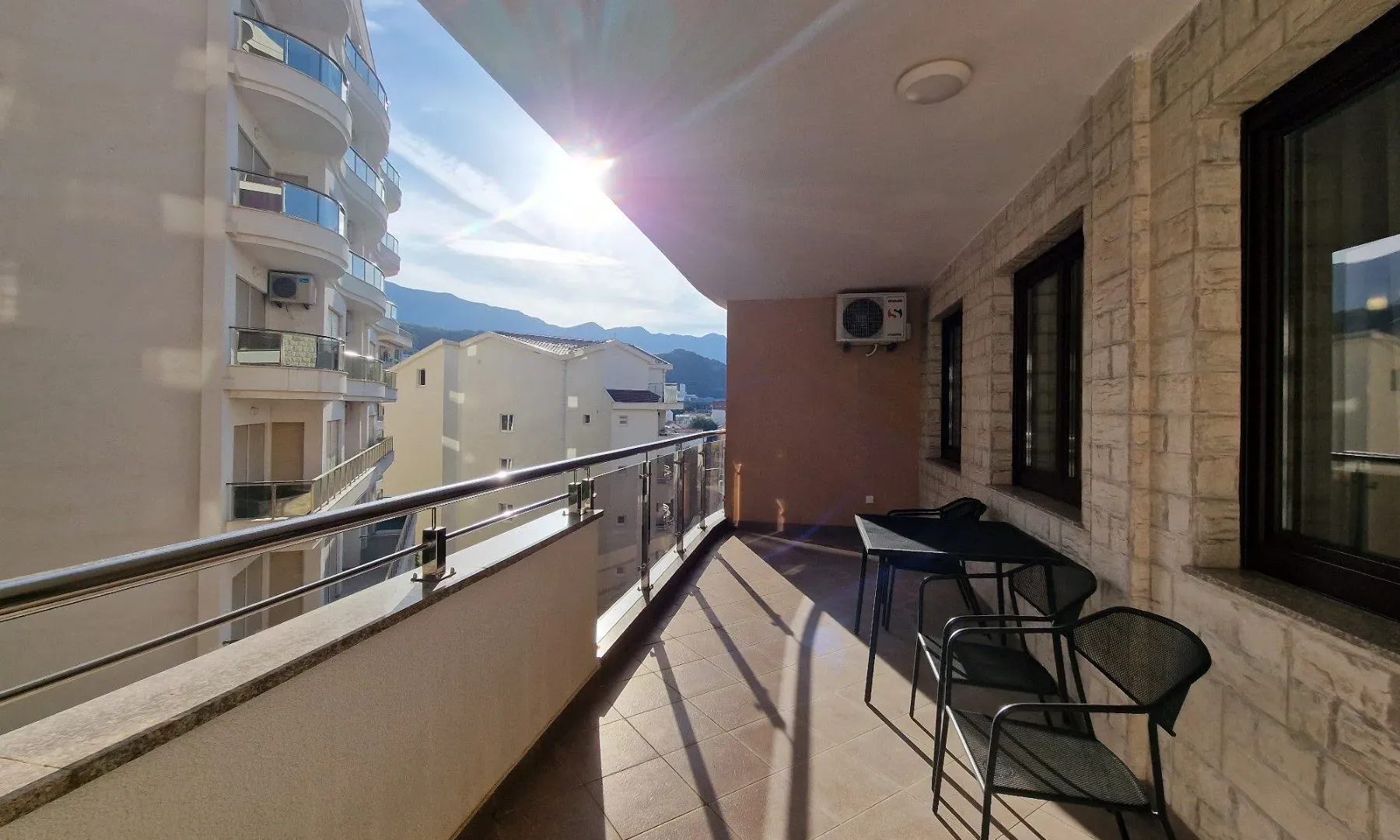 Izdavanje, jednosoban stan, 87m², Bečići, Budva