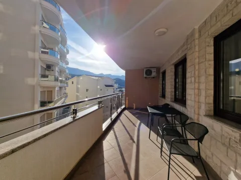 Rent, one bedroom apartment, 87m², Bečići, Budva - image 11