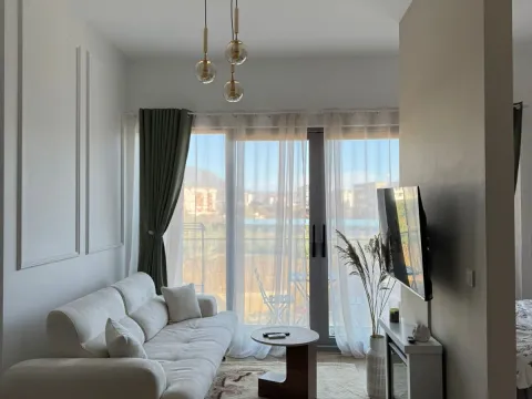 Izdavanje, jednosoban stan, 41m², Centar, Bar - image 1