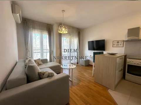 Izdavanje, garsonjera, 30m², City Kvart, Podgorica - image 12