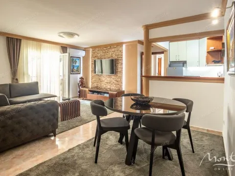 Prodaja, dvosoban stan, 72m², Budva, Crna Gora - image 1