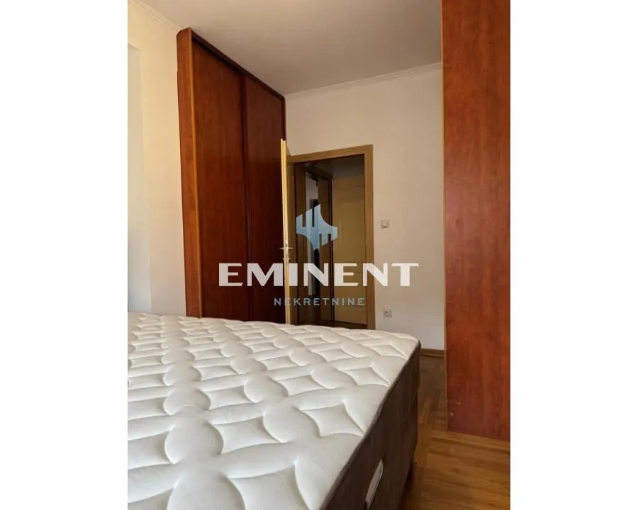 Rent, three bedroom apartment, 90m², Crveni Krst, Beograd