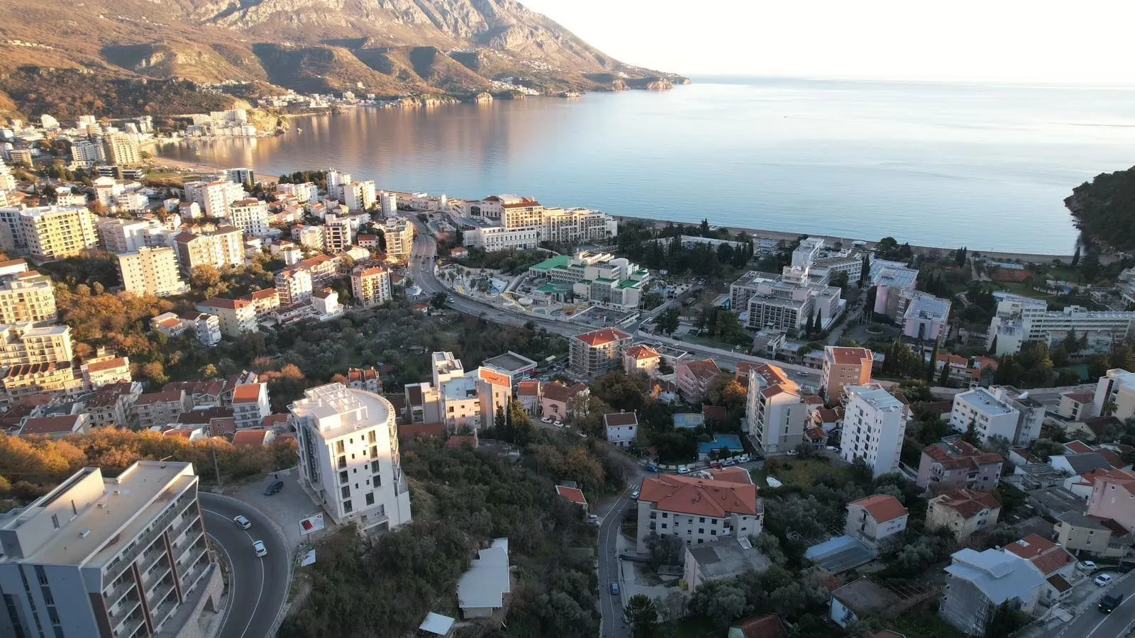 Sale, land lot, 2400m², Bečići, Budva