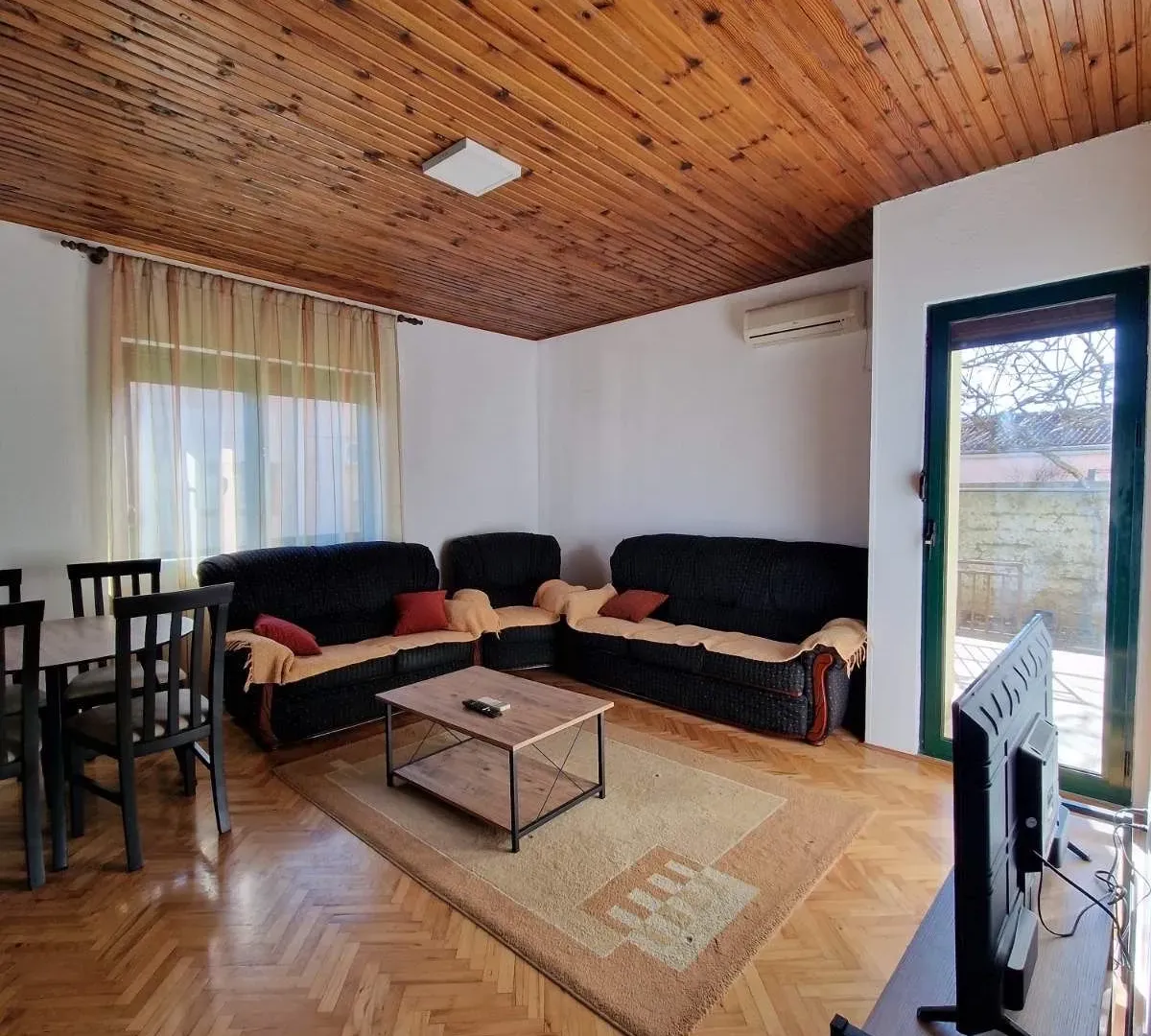 Rent, two bedroom apartment, 80m², Zlatica, Podgorica