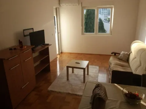 Izdavanje, jednosoban stan, 52m2, Donja Gorica, Podgorica Izdavanje, jednosoban stan, 52m2, Donja Gorica, Podgorica