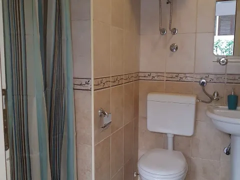 Izdavanje, garsonjera, 30m², Centar, Tivat - image 6