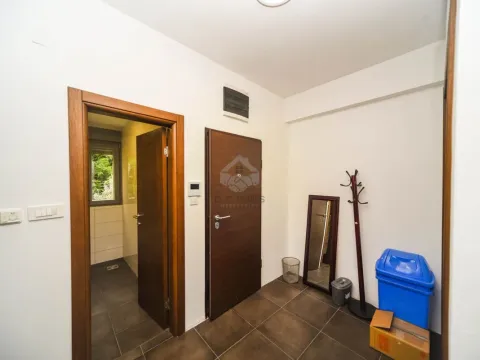 Izdavanje, trosoban stan, 77m², Zabjelo, Podgorica - image 15