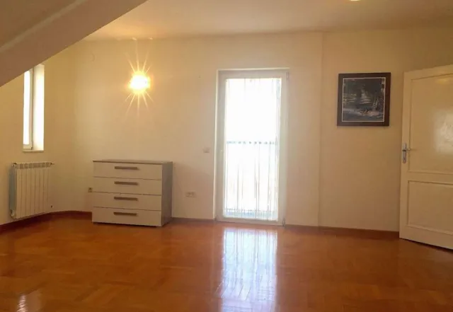 Rent, four bedroom apartment, 146m², Stari Grad, Beograd