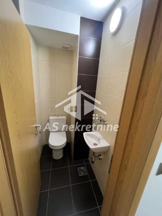 Izdavanje, četvorosoban stan, 100m², Sarajevska, Beograd