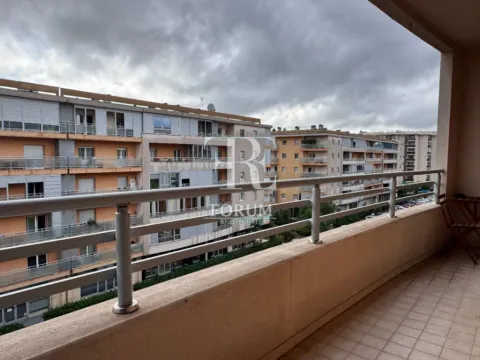 Izdavanje, dvosoban stan, 75m², City Kvart, Podgorica - image 11