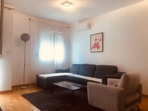 Izdavanje, stan, 65m², City Kvart, Podgorica