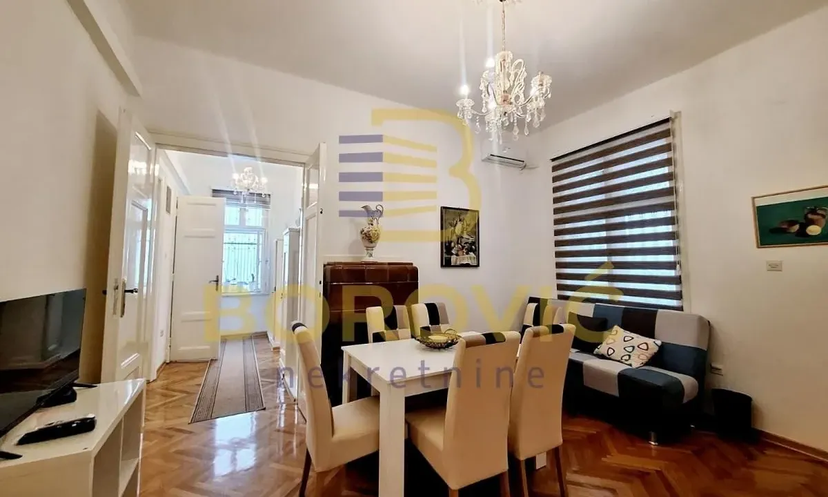 Izdavanje, četvorosoban stan, 101m², Stari Grad, Beograd