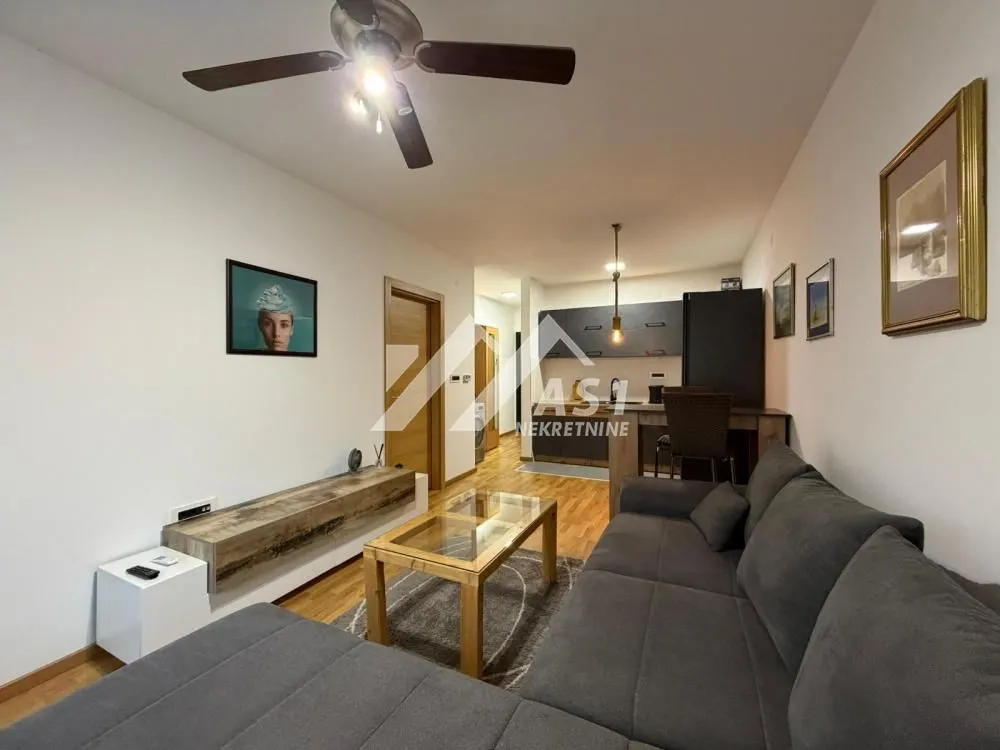 Izdavanje, jednosoban stan, 40m², Bulevar Evrope, Novi Sad Sve Podlokacije