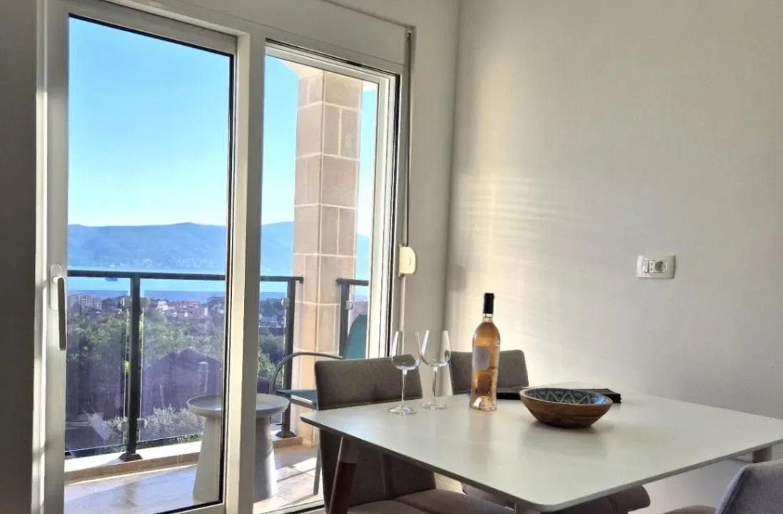 Prodaja, dvosoban stan, 75m², Mažina, Tivat