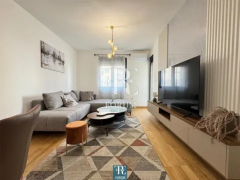 Izdavanje, jednosoban stan, 50m², City Kvart, Podgorica - image 1