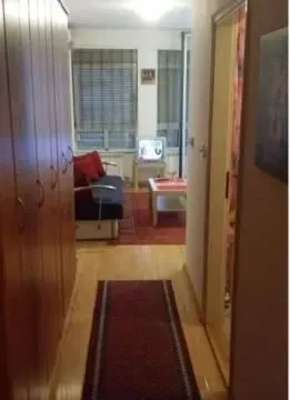 Izdavanje, dvosoban stan, 50m², Crveni Krst, Beograd - image 9