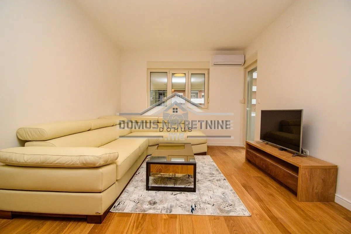 Prodaja, jednosoban stan, 49m², Central Point, Podgorica