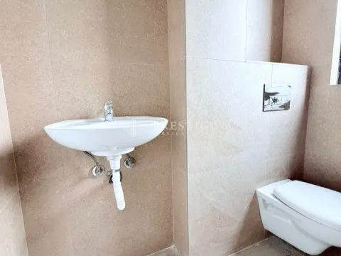 Izdavanje, dvosoban stan, 64m², Tološi, Podgorica - image 10