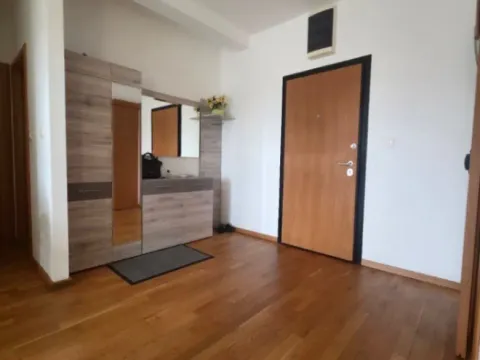 Izdavanje, trosoban stan, 95m², Zagorič, Podgorica - image 2