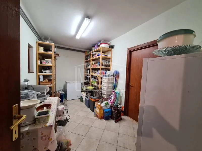 Prodaja, kuća, 345m², Prozivka, Subotica