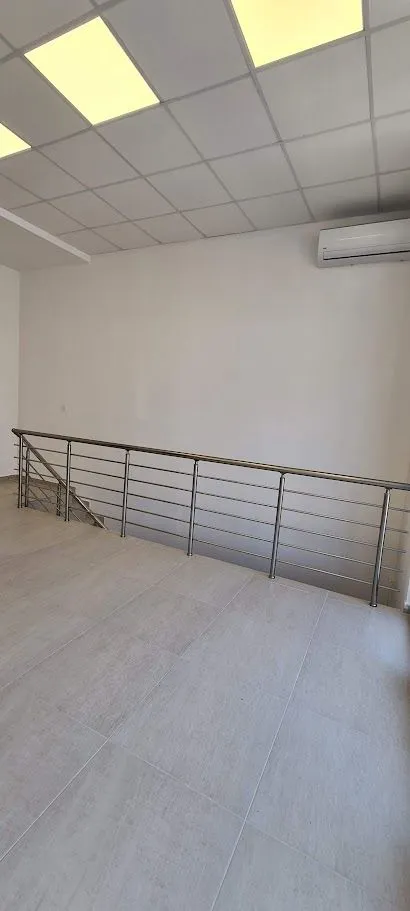 Izdavanje, poslovni prostor, 115m², Blok 9, Podgorica