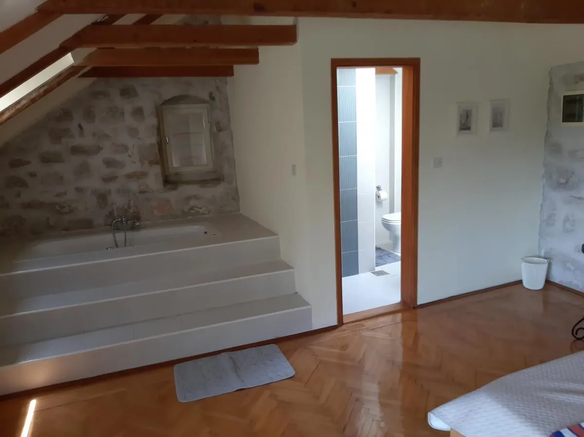Prodaja, kuća, 260m², Morinj, Kotor