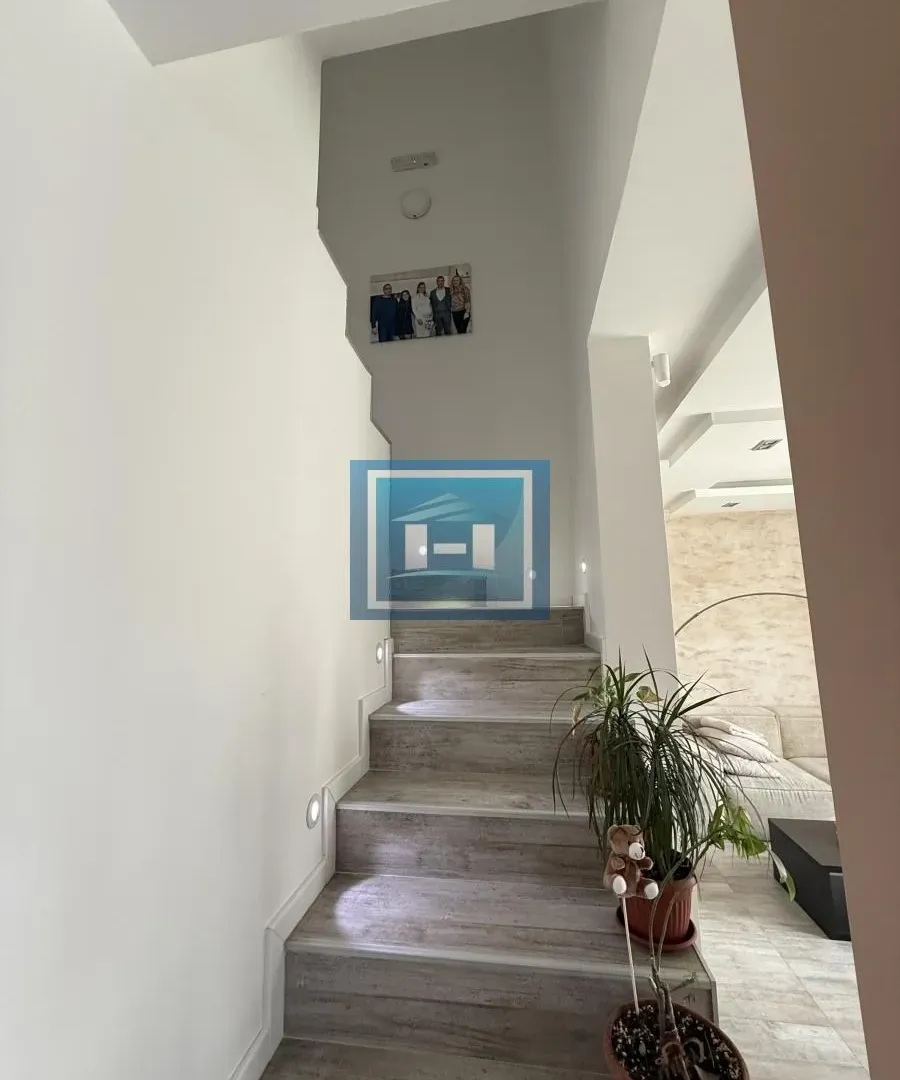 Prodaja, kuća, 240m², Centar, Jagodina