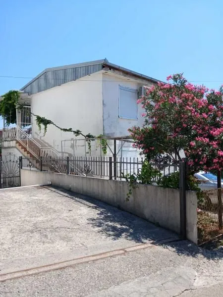 Sale, house, 100m², Bar, Crna Gora