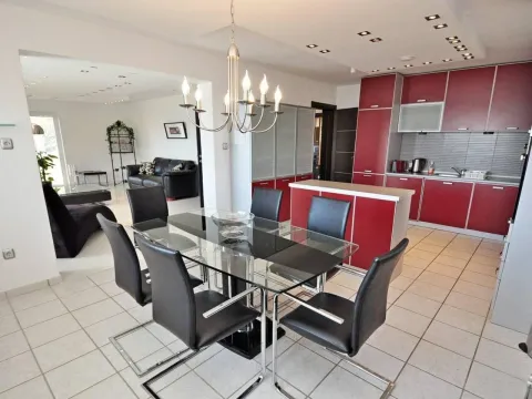 Prodaja, kuća, 350m², Tivat, Crna Gora - image 7
