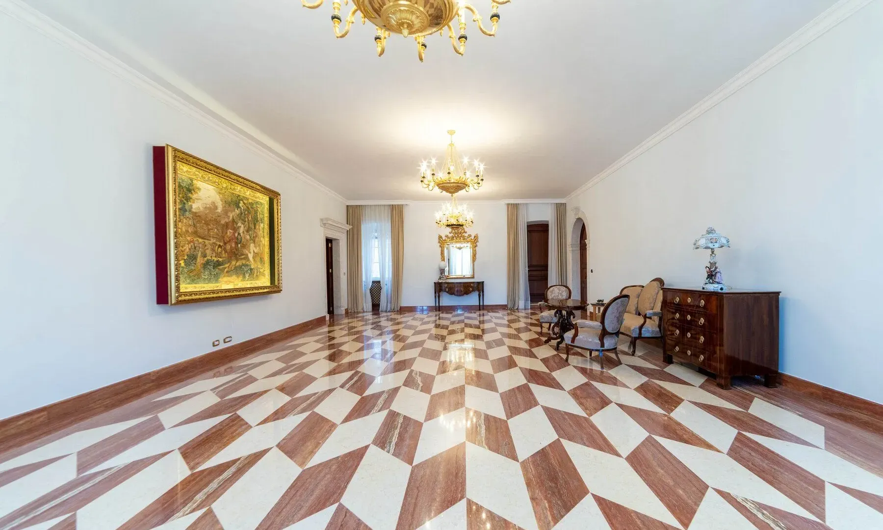 Sale, house, 1100m², Dobrota, Kotor