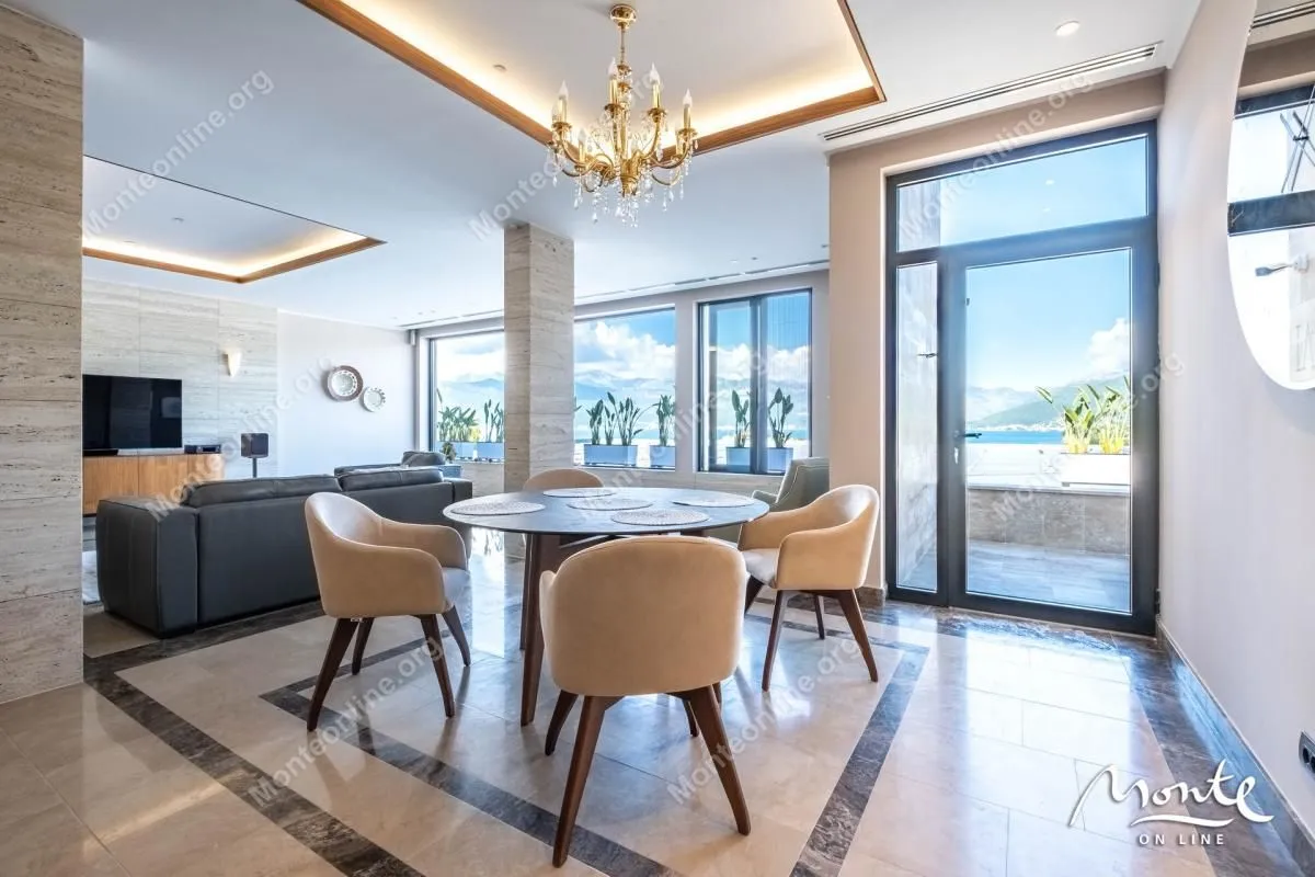 Prodaja, trosoban stan, 230m², Bogišići, Tivat
