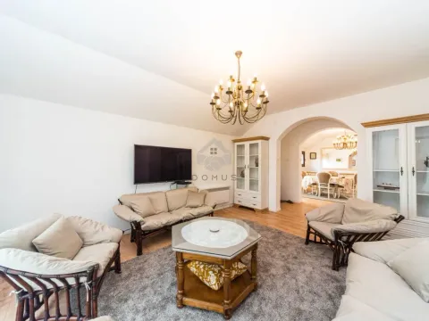 Izdavanje, trosoban stan, 100m², Gornja Gorica, Podgorica - image 3