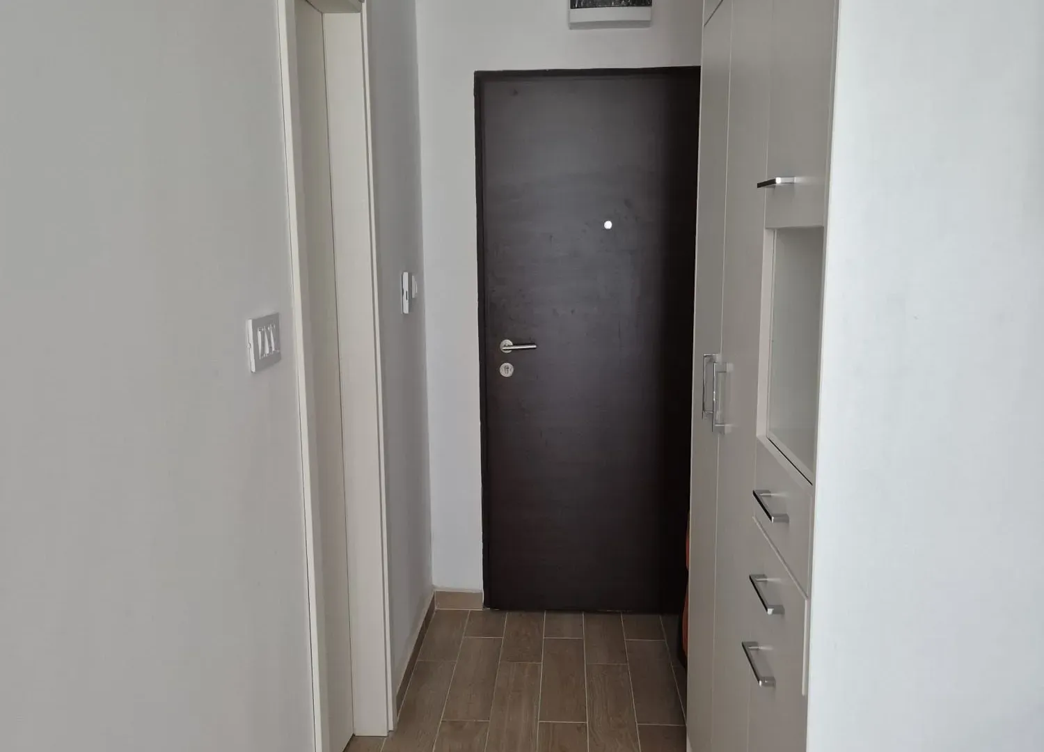 Izdavanje, garsonjera, 33m², Preko Morače, Podgorica